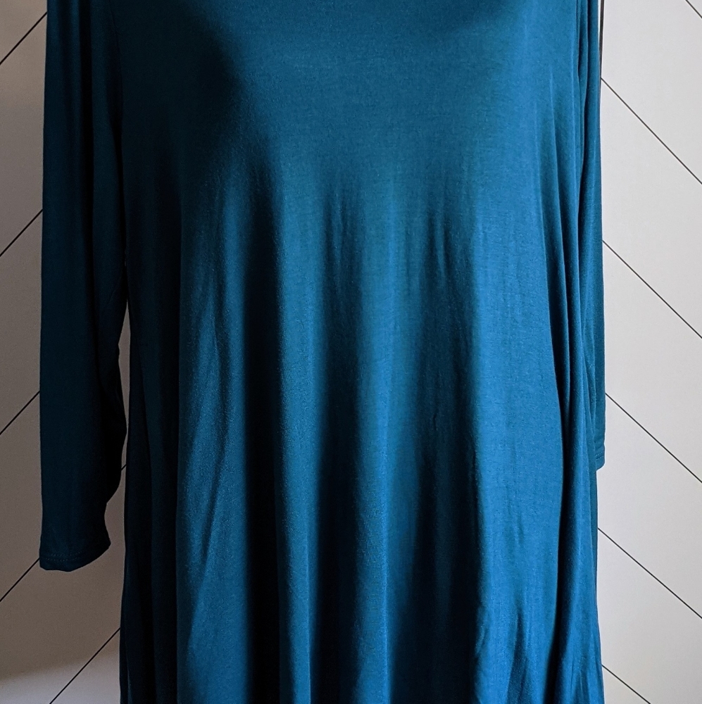 Jade Curvy Fall Top